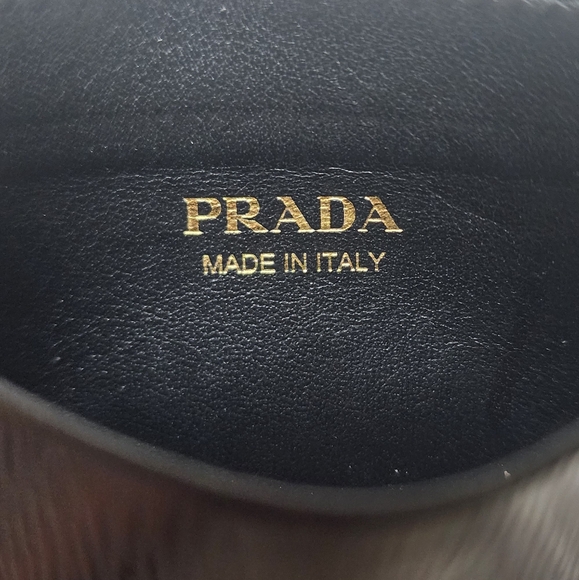 Auth Prada Card/Coin holder - Picture 5 of 11